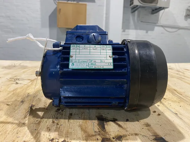 Image 1 of 5 - Bevi - 1A632-2