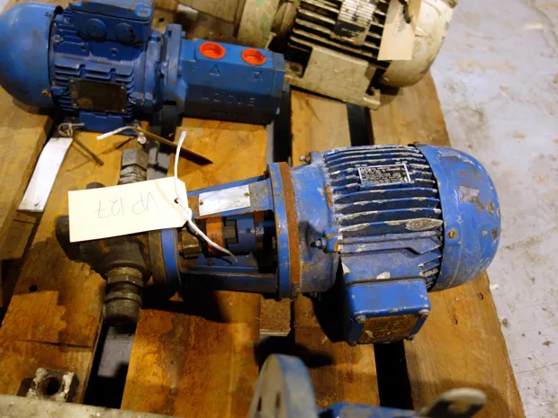 Image 2 of 3 - Azcue - 1VE