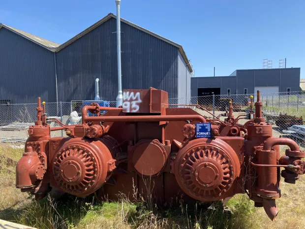 Image 1 of 15 - Brattvaag - CT63SBL