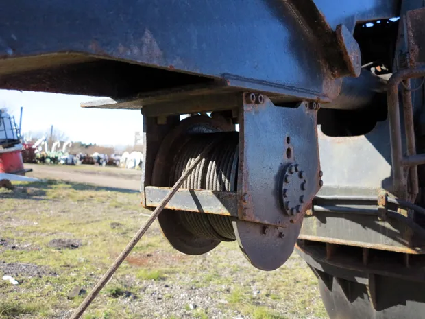 Image 7 of 8 - Mobbådkran