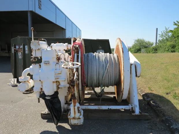 Image 3 of 6 - Trawl winch