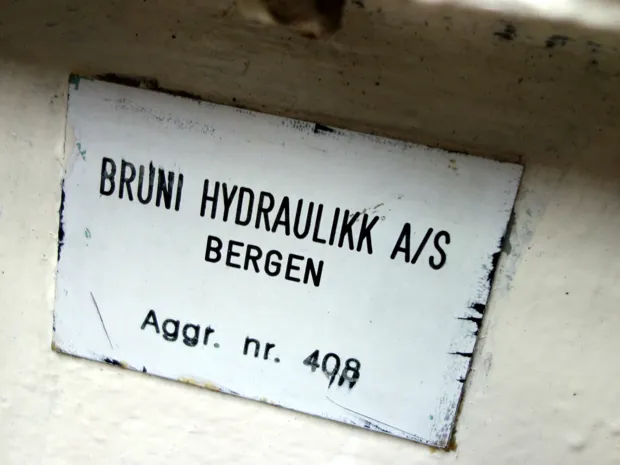 Image 3 of 4 - HS220