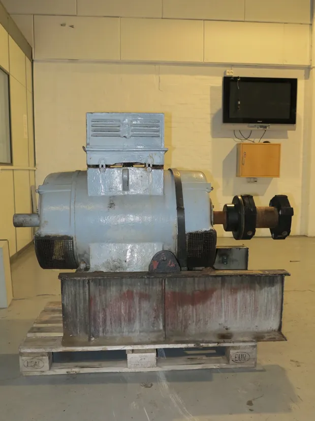 Image 1 of 6 - Indar - 280-L