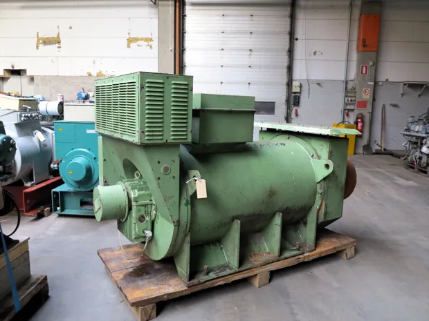 Image 1 of 3 - AVK - DSG 74L 1-4 Year 1996