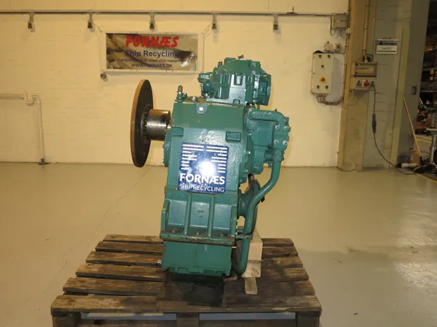 Image 4 of 6 - ZF - ZF W1800