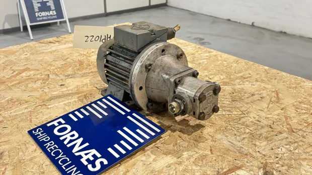 Image 3 of 9 - HP1022