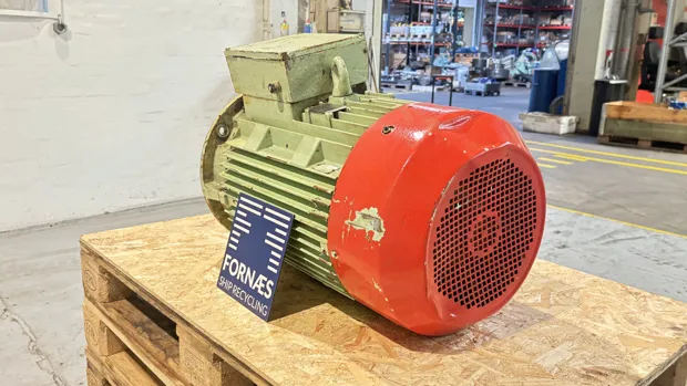 Image 5 of 8 - Lönne - VC200LK04