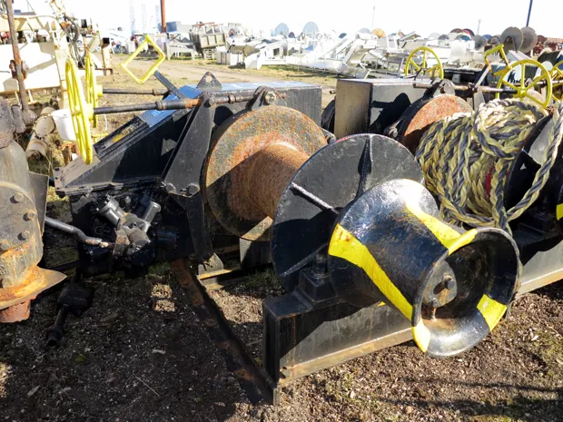 Image 1 of 6 - Anchor winch