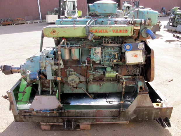 Image 1 of 3 - Scania - D11 R81