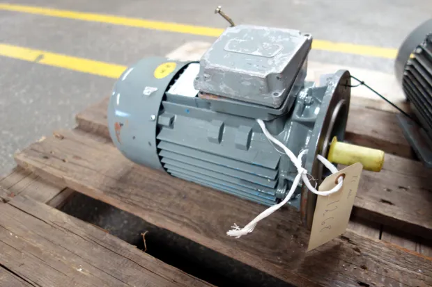 Image 1 of 2 - Cantoni - 2SIEK 90L2