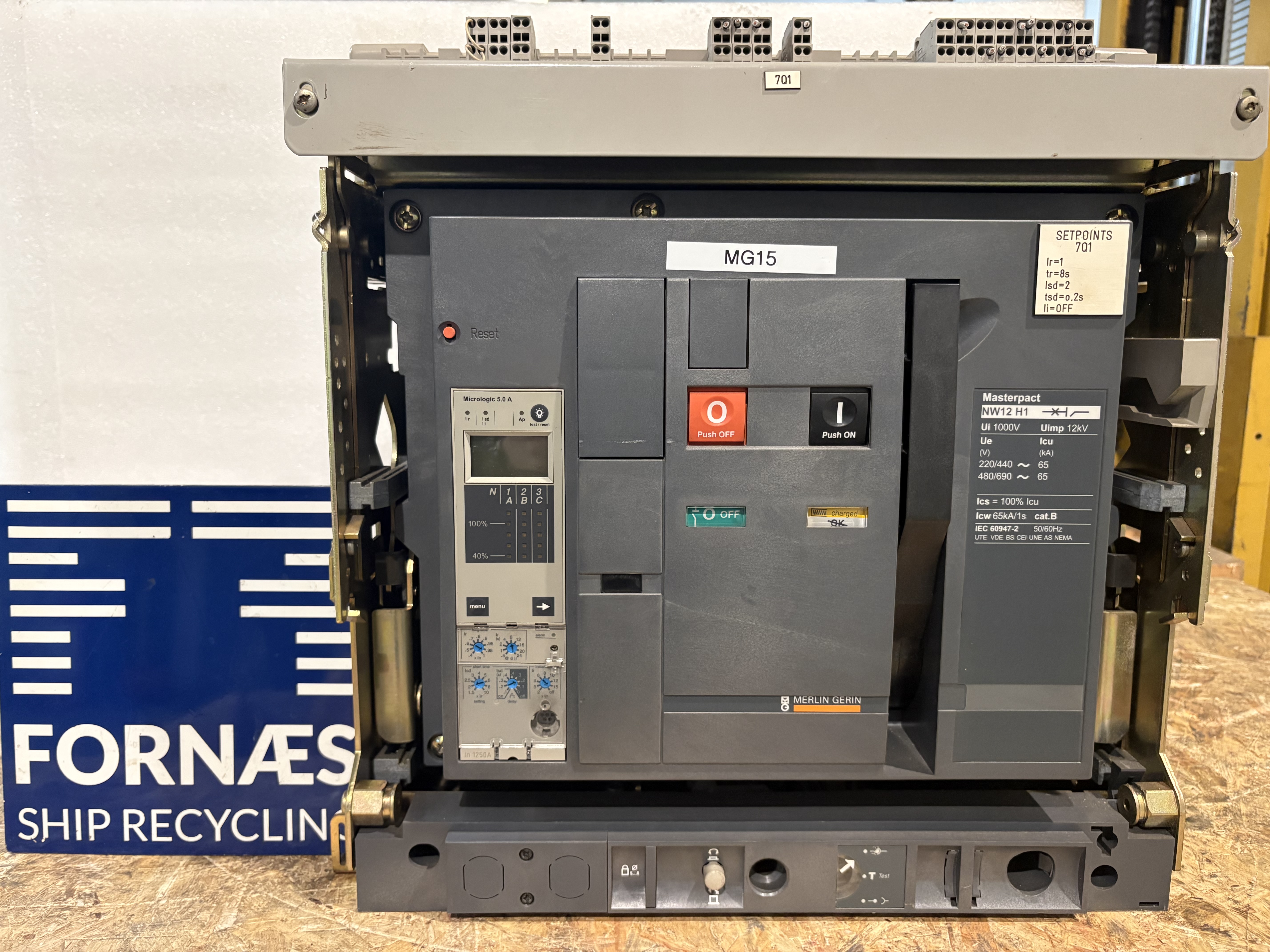 Merlin Gerin -  Masterpact