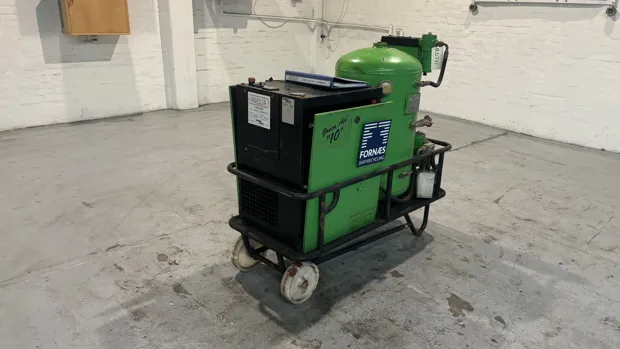 Image 2 of 9 - Gardner denver - ESR5/8