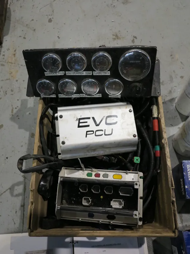 Image 6 of 9 - Volvo Penta - D12D-B MH