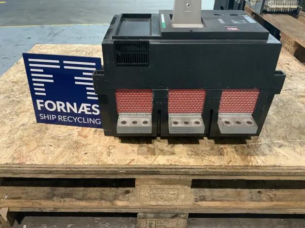 Image 3 of 4 - Merlin Gerin - CM1600N