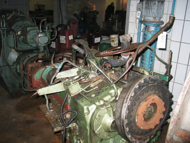 Image 7 of 8 - Guascor - RV 300