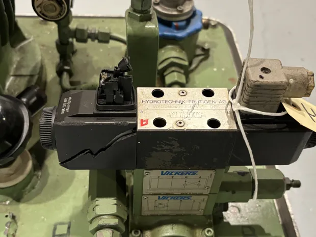 Image 4 of 12 - HS304