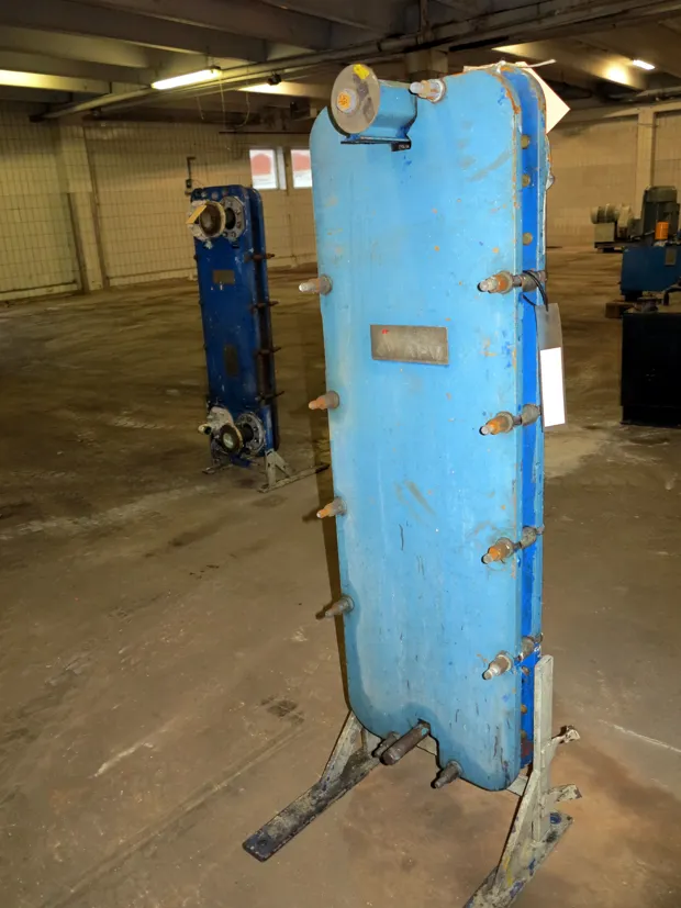 Image 2 of 3 - APV - N35