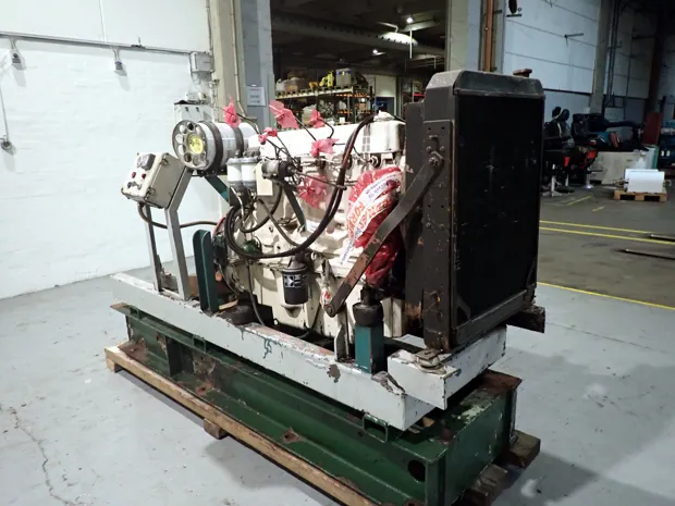 Image 2 of 3 - Ford  - 6 cyl.