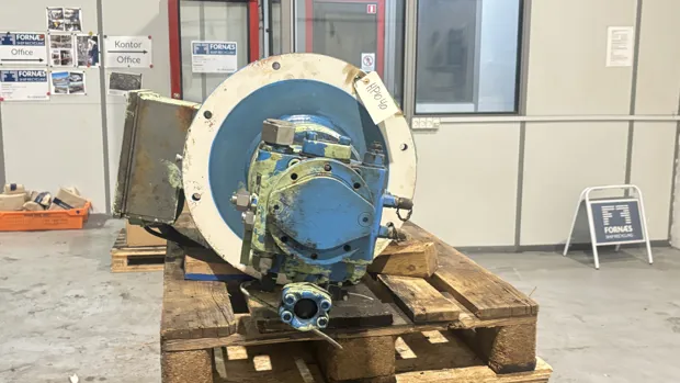 Image 4 of 9 - HP1040