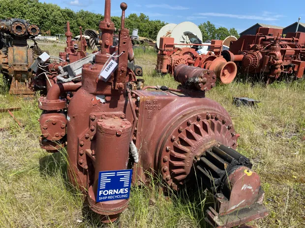 Image 4 of 6 - Brattvaag - M6300T-BL