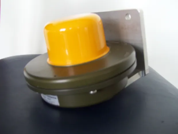 Image 2 of 4 - Fugro DGPS Antenne - AD430-3141