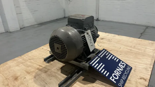 Image 5 of 7 - Siemens - 1LA7107-1BD90-Z