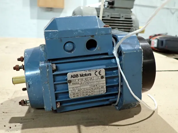 Image 2 of 3 - ABB - M2AA 063B-2