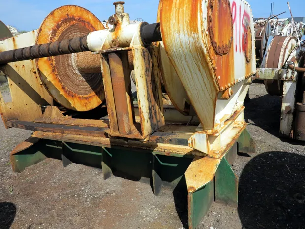Image 1 of 3 - Trawl winch