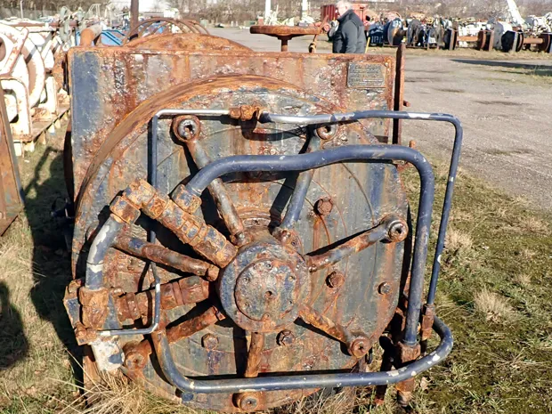 Image 4 of 5 - Trawl winch