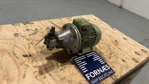 Image 3 of 9 - HP987