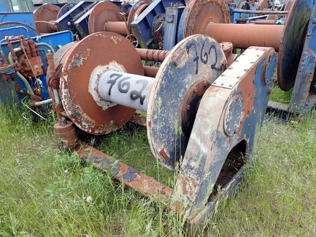 Image 3 of 4 - Split winch