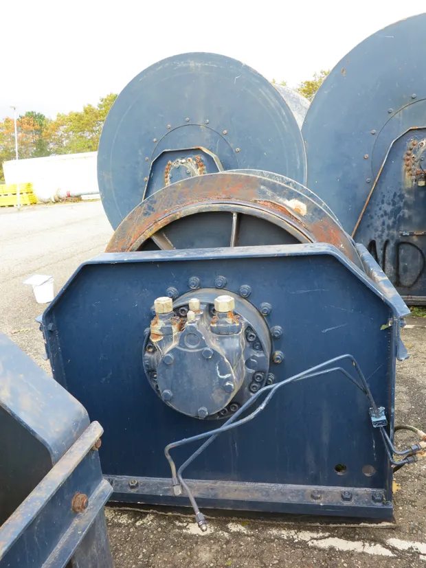 Image 4 of 4 - Trawl winch