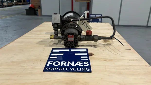 Image 3 of 9 - HP1002