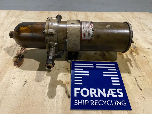 Image 2 of 8 - Racor - 1000 FG