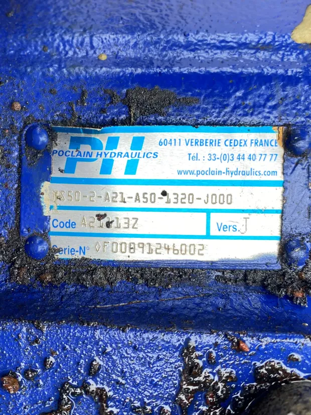 Image 6 of 6 - Split winch