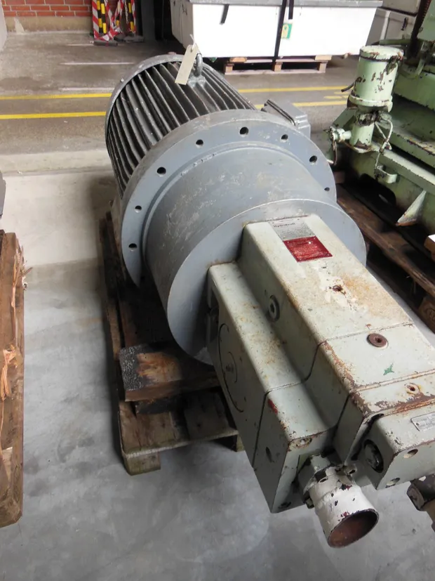 Image 5 of 12 - HP256