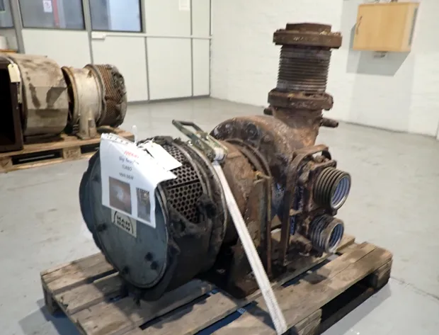 Image 4 of 6 - MAN B&W-SsangYong - NR 20/93