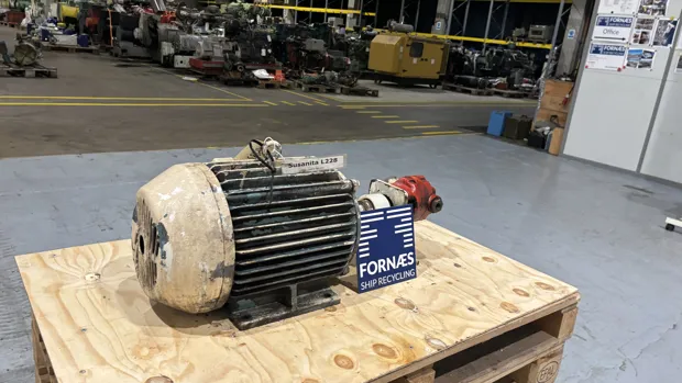 Image 8 of 13 - HP983