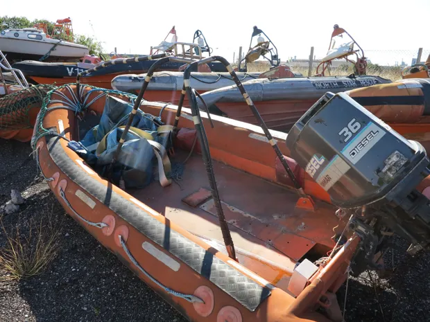 Image 1 of 4 - Mob boat type 460F