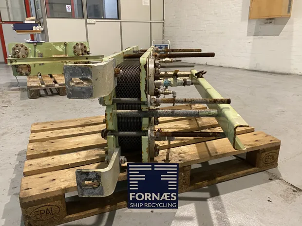 Image 3 of 6 - APV - N25