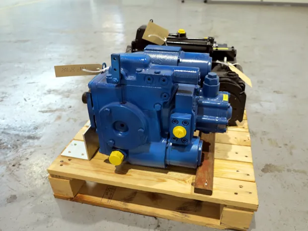 Image 2 of 5 - HP898