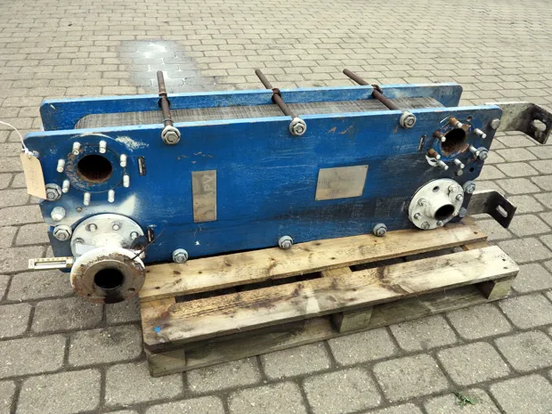 Image 2 of 4 - APV - N35