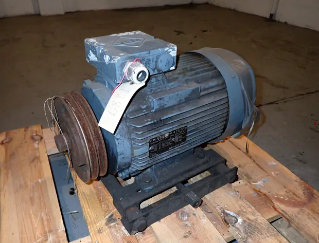 Image 3 of 4 - VEM - K25R 132M 2 DK HW