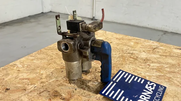 Image 3 of 7 - Mahle - PI 2105-58 NBR