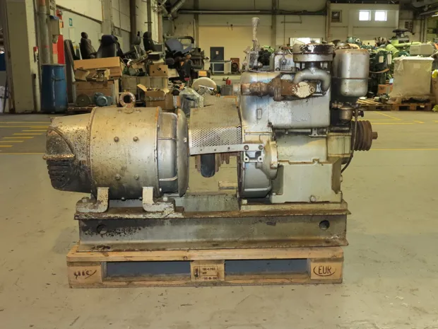 Image 4 of 6 - Lister