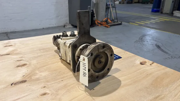 Image 4 of 8 - Danfoss - OMT 160 T