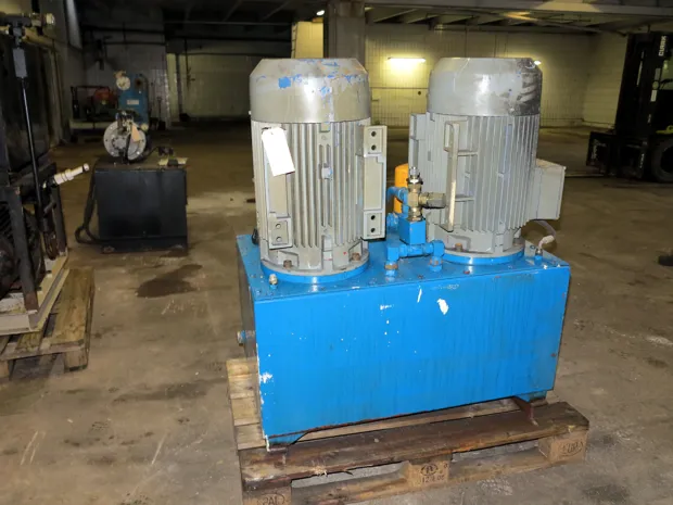 Image 2 of 5 - HS261