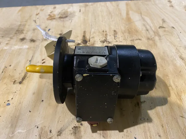 Image 2 of 5 - Radio-energie - RE0444R2B2X0,06CA