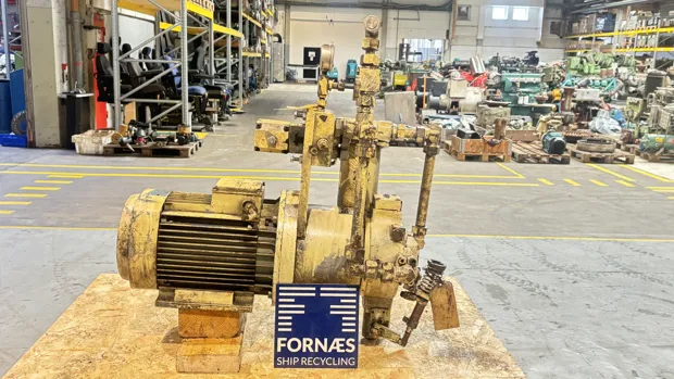 Image 5 of 9 - HP1027