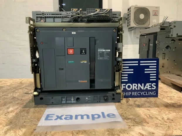 Image 1 of 4 - Merlin Gerin - NW 40 HA